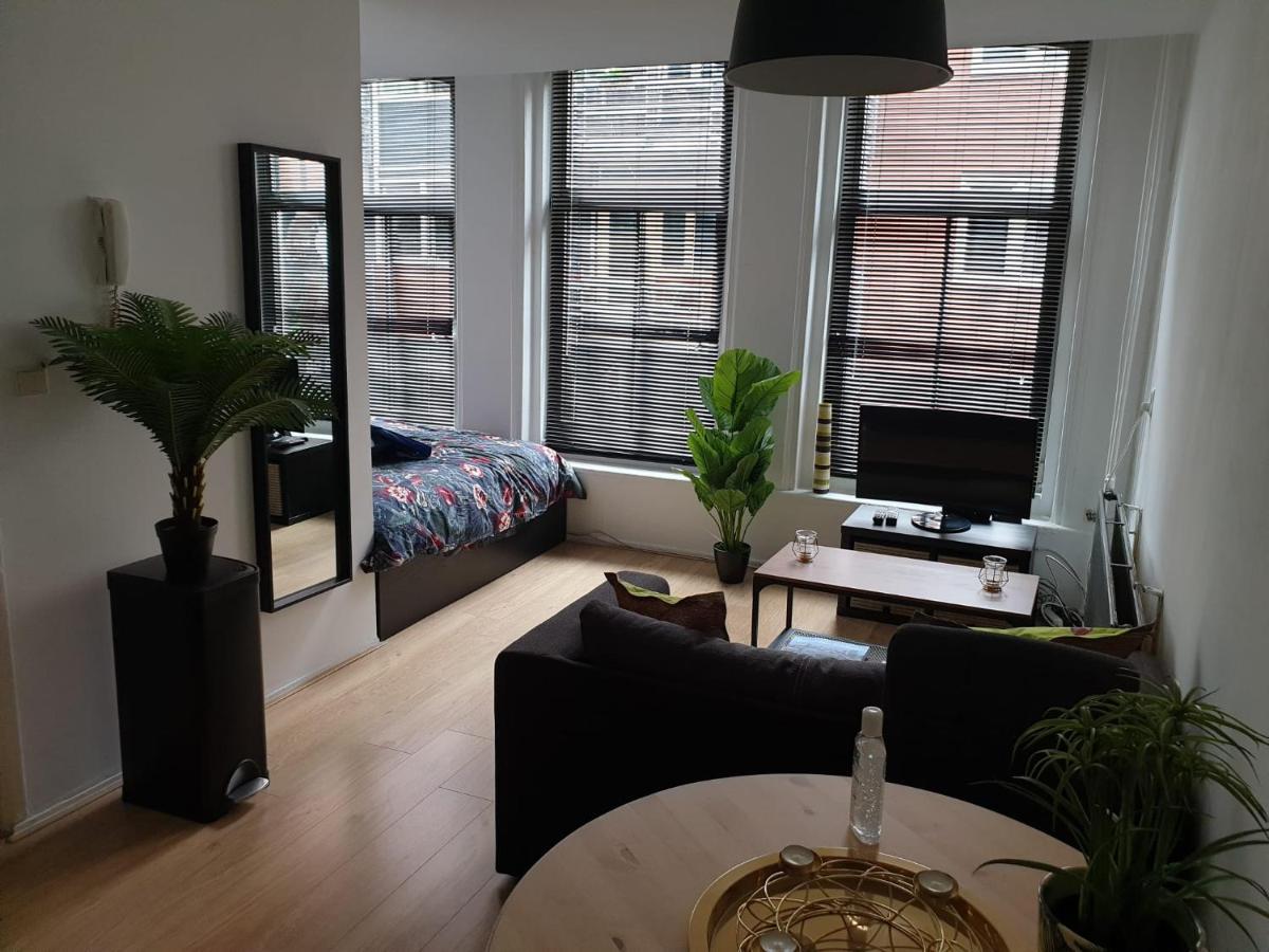 Recharge Hostel Rotterdam Bagian luar foto
