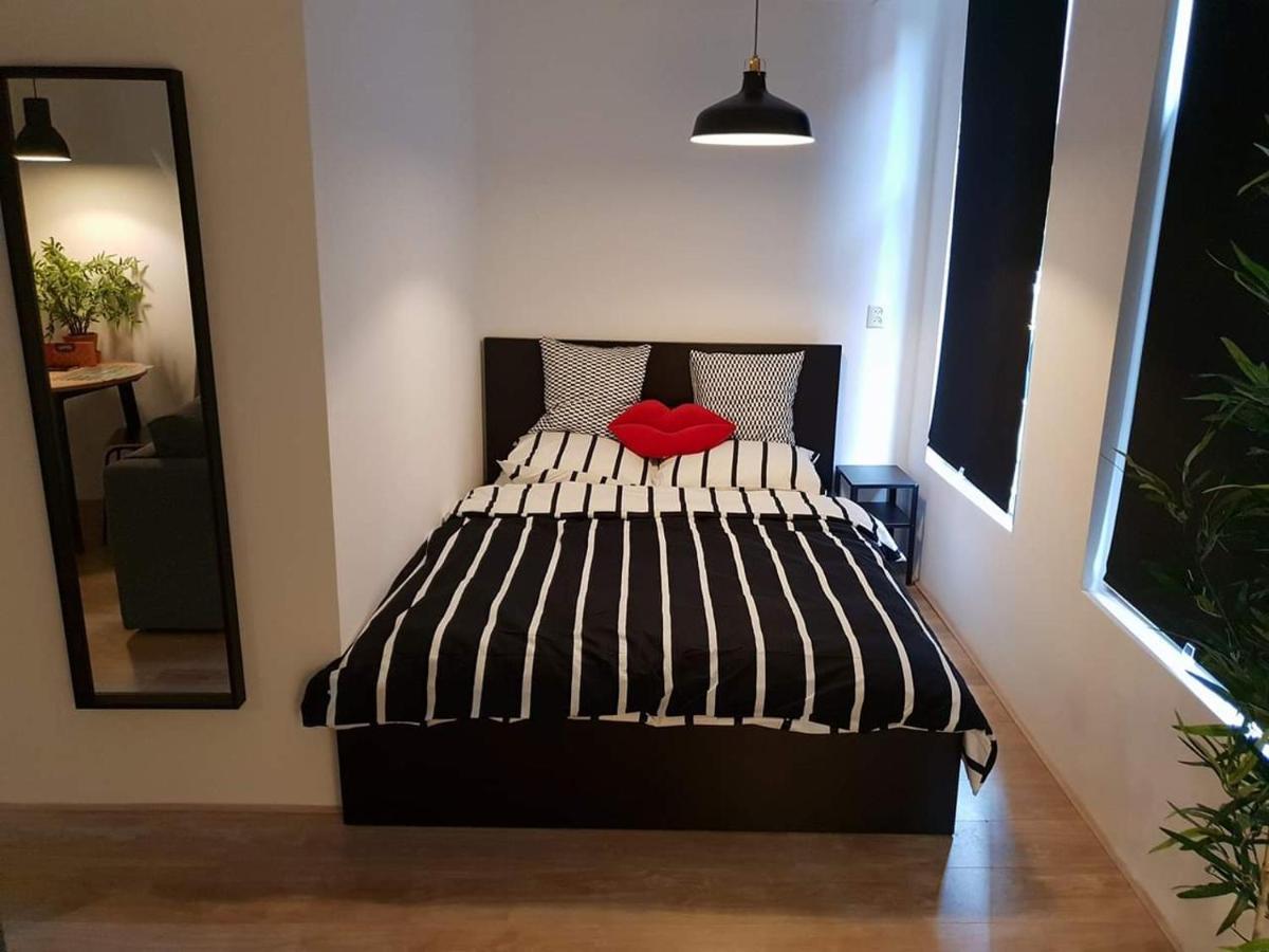 Recharge Hostel Rotterdam Bagian luar foto