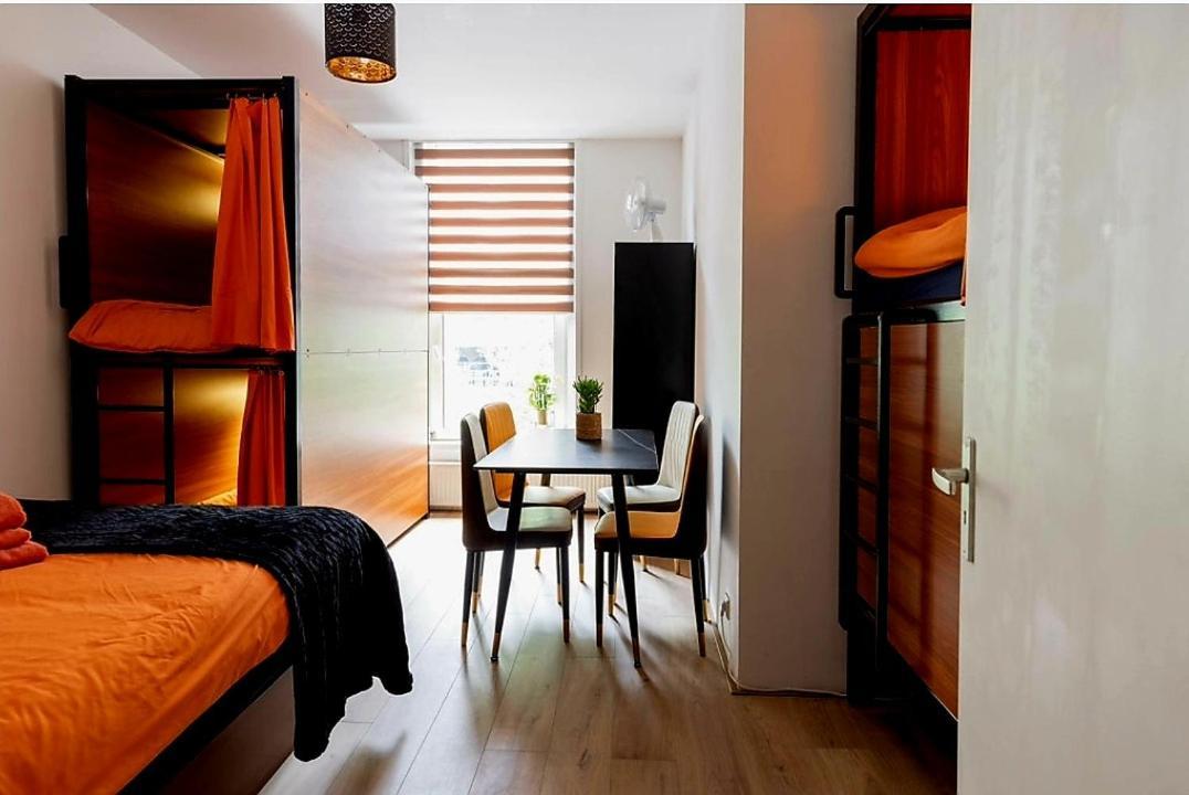 Recharge Hostel Rotterdam Bagian luar foto