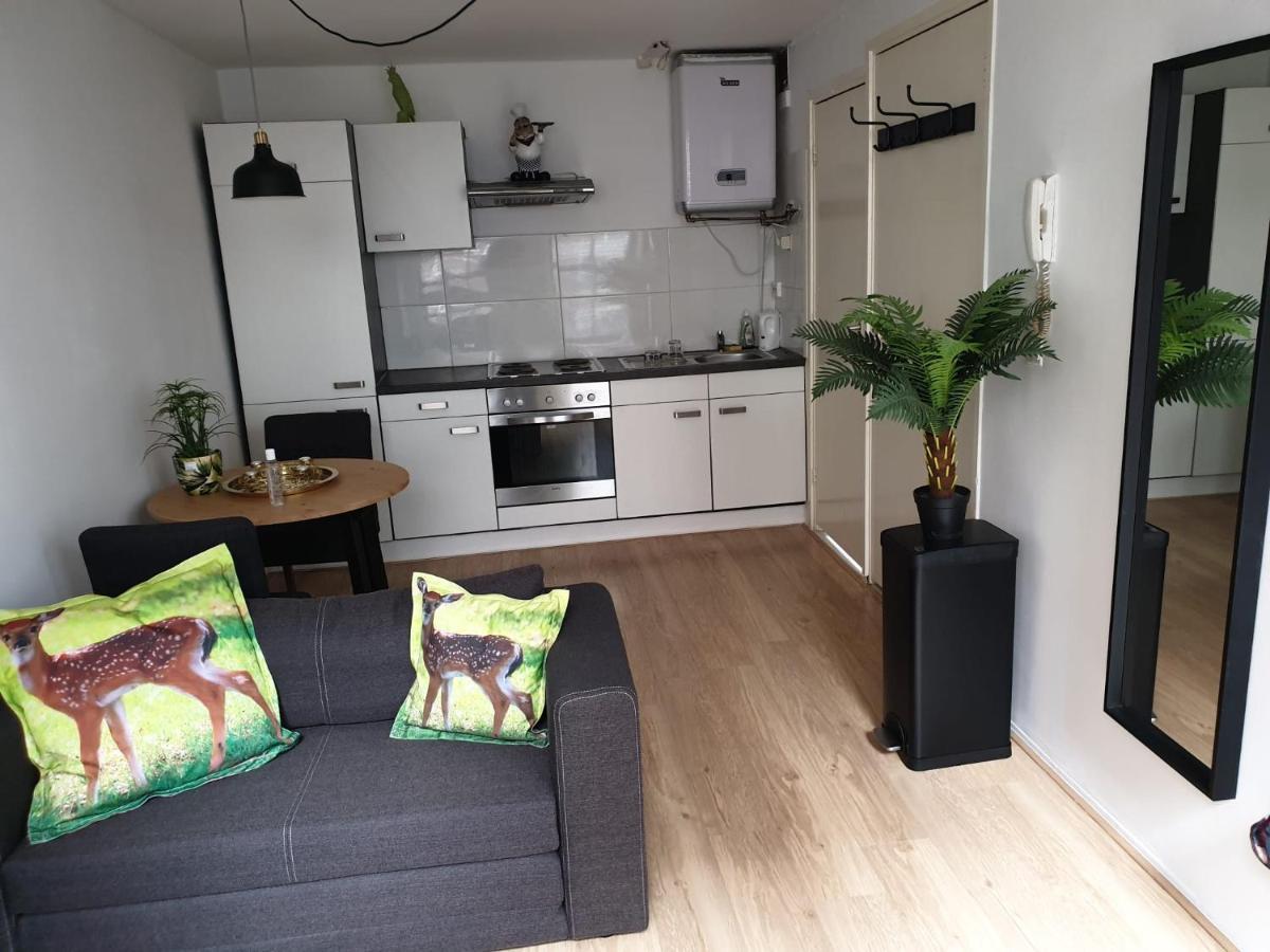 Recharge Hostel Rotterdam Bagian luar foto