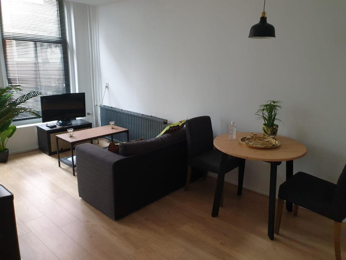 Recharge Hostel Rotterdam Bagian luar foto