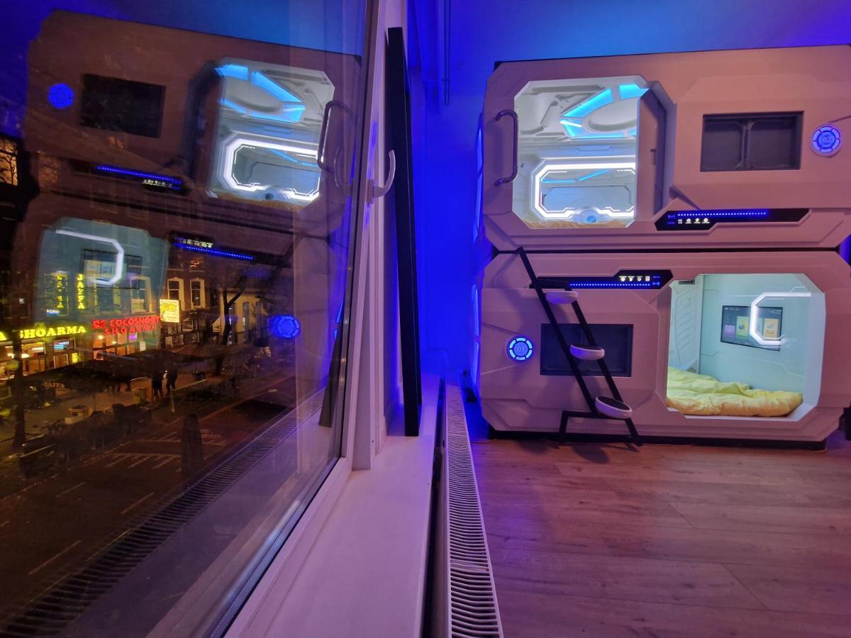 Recharge Hostel Rotterdam Bagian luar foto