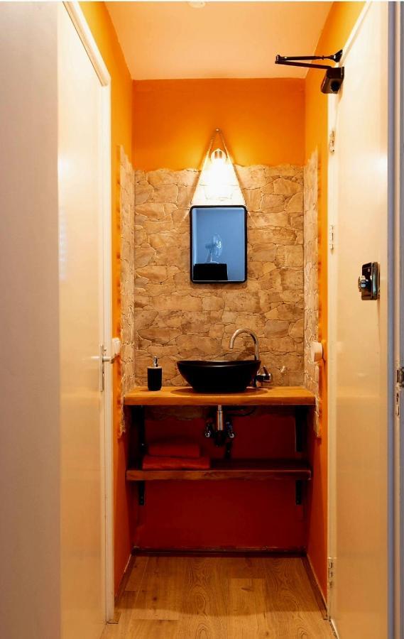 Recharge Hostel Rotterdam Bagian luar foto