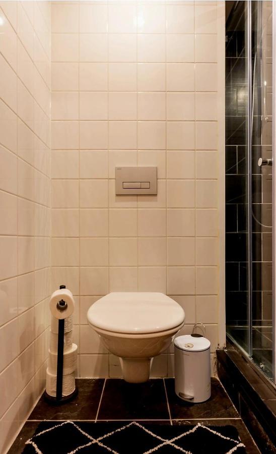 Recharge Hostel Rotterdam Bagian luar foto