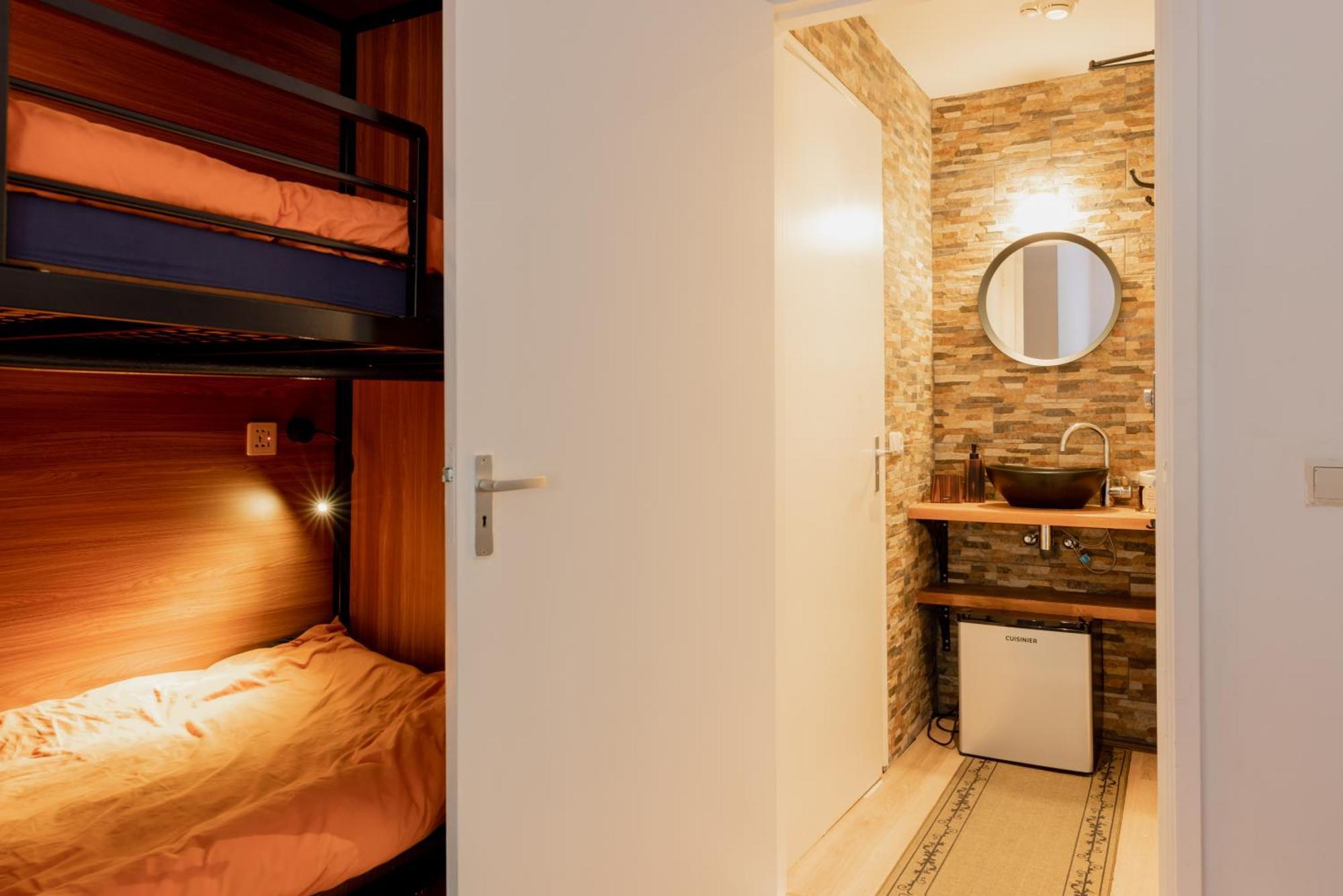 Recharge Hostel Rotterdam Ruang foto